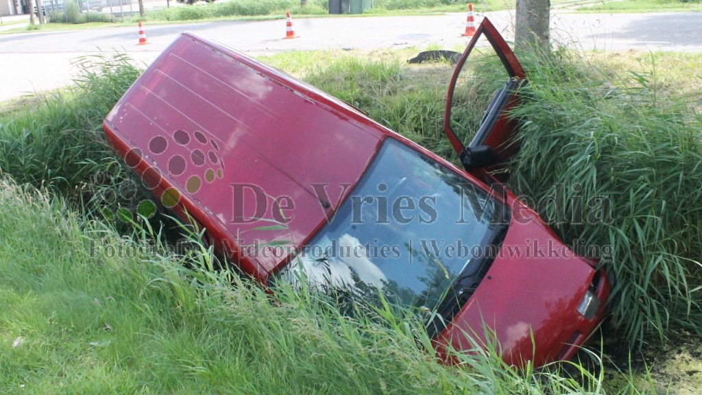 2015-07-10-Fotos-van-verkeersongeval-Doniaweg-Hallum-13